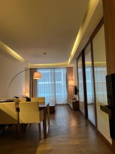 Luxury Apartment A La Carte 1805