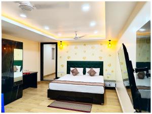 Hotel The Santos Premium INN Near Jagannath Temple - Restaurant & Free Wifi Facilities - Fully Air Condition withLuxury Luxuary Rooms - Best Hotel