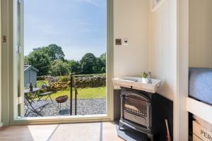 Percy Shepherds Hut - High Borrans Farm