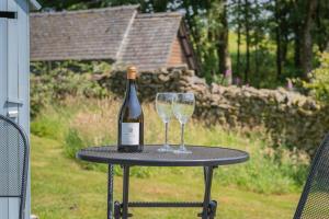Percy Shepherds Hut - High Borrans Farm