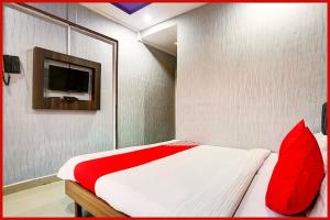 Hotel Madison Blue Near Railway Station -Fully Air Conditioned Room-Hygiene And Spacious Room - A Premium Hotel