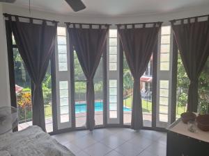 Mango Paradise, in der Nähe des Black Mountain Golf Clubs