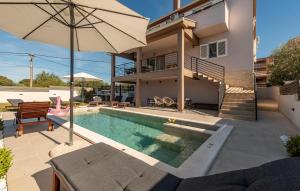 Awesome Home In Podgradina 