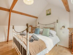 The Hay Barn - Ukc4135