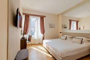 AH - Fashion District