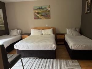 The Folly Group accommodation sleeps 26