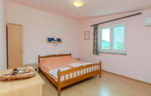 Gorgeous Apartment In Zukve 