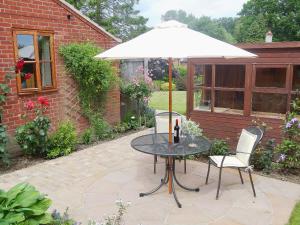 The Garden Apartment - 28342