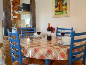 Quince Cottage - 27443
