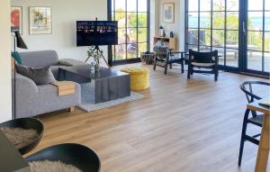 Awesome Home In Svaneke With Kitchen