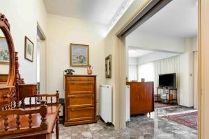 Charming Flat with Traditional & Elegant Style