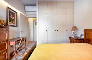 Charming Flat with Traditional & Elegant Style