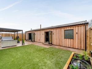 The Workshop - Uk42470