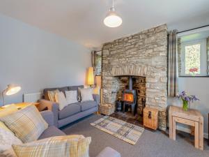 East Llwyn - Uk41756