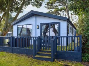 Stunning Cliff Top Cottage - Uk48809