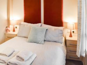 Azure Retreats - Beautiful Sea View - Uk48810