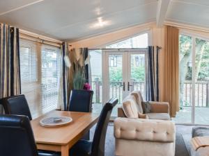 Azure Retreats - Beautiful Sea View - Uk48810