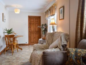 Parsnip Place - Uk32606