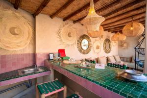 Casbah Amor - Rooftop with Pool & Air Conditioning