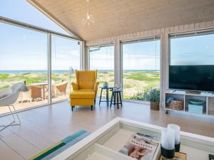 6 person holiday home in Løkken