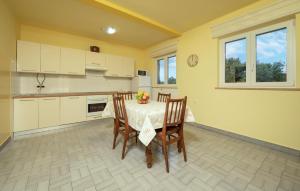 Nice Home In Sveti Bartol