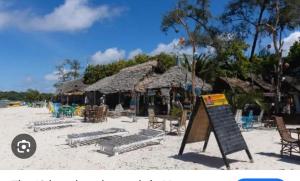 Sunny Sands Beach Apartment 3