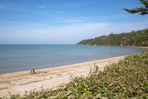 Manava Villa vue mer et Mont Saint Michel piscine intérieure