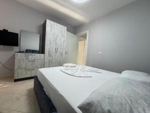 Kroi Beach Apartment, by the Sea