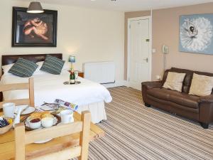 Lee Studio - Ukc3372