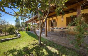 Two-Bedroom Holiday Home In Smaria Di Ricadi -Vv-