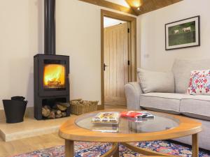 The Calf Shed-Ukc2113