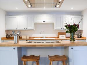 The Old Stables 2 - Uk35616