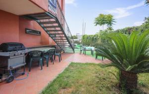 2 Bedroom Awesome Home In Pozzuoli