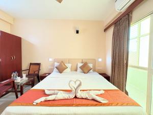 Hotel Golden Wave Near Sea Beach - Fully Air Condition withLuxury Luxuary Rooms With Attached-Balcony Free Wifi & Lift Facilities# Boutique Services - A Top Rated Hotel IN Puri
