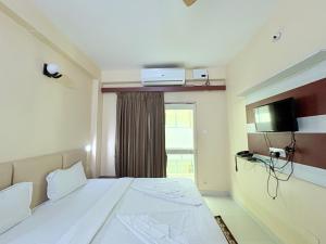 Hotel Golden Wave Near Sea Beach - Fully Air Condition withLuxury Luxuary Rooms With Attached-Balcony Free Wifi & Lift Facilities# Boutique Services - A Top Rated Hotel IN Puri