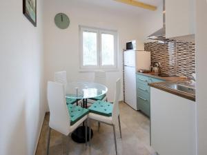 Apartment in Šilo with Sea View Balcony