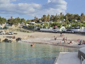 Apartment in Šilo with Sea View Balcony