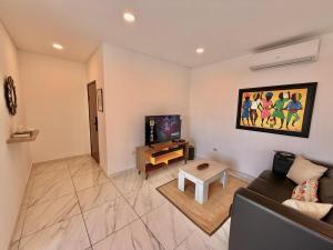 Corporate hub, close to shopping