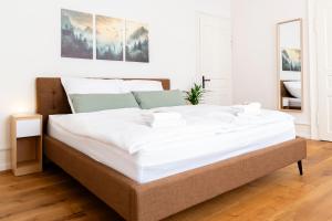 Charaktervolle 122qm Altbau-Ferienwohnung mit Stuck, viel Platz für Familien & Gruppen bis zu 8 Personen, Parkplatz inklusive