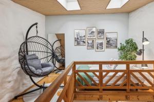 AAACentralRiversidePenthouseWBalcony&WaterView