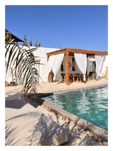 Villa Habiba - Superbe maison avec piscine chauffée à Ghazoua