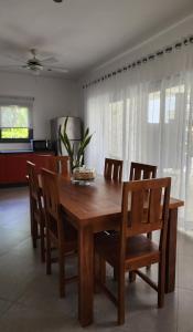 Aligio - A Quiet Retreat in Paradise - 2 BR, 2 pools, WiFi, AC, Private Hot Tub