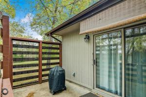 Modern 2BR Townhouse - Near Bike Trails & Golf