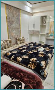 Hotel Mid-Town Nainital Near Mall Road Free Wifi & Room ServiceAvailable - Luxury Collection of Hotels with Spacious Room - Excellent Customer Service Awarded