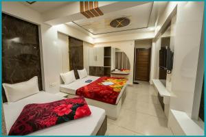 Hotel Mid-Town Nainital Near Mall Road Free Wifi & Room ServiceAvailable - Luxury Collection of Hotels with Spacious Room - Excellent Customer Service Awarded