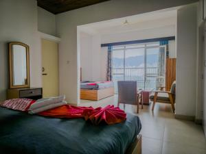 Blissful Stay, 2-min drive from MG Market
