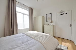 The Whitely Room Comfort & Style - Private Toilet