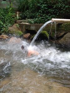 Camping São Conrado com cachoeira exclusiva, perto da praia e da Pedra Bonita