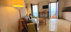 Sea view studio 5 minutes from Monaco and the beach