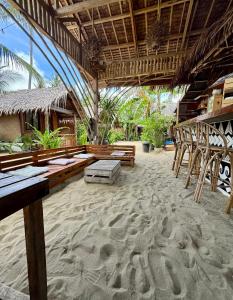 Zhayas Beach & Cottages